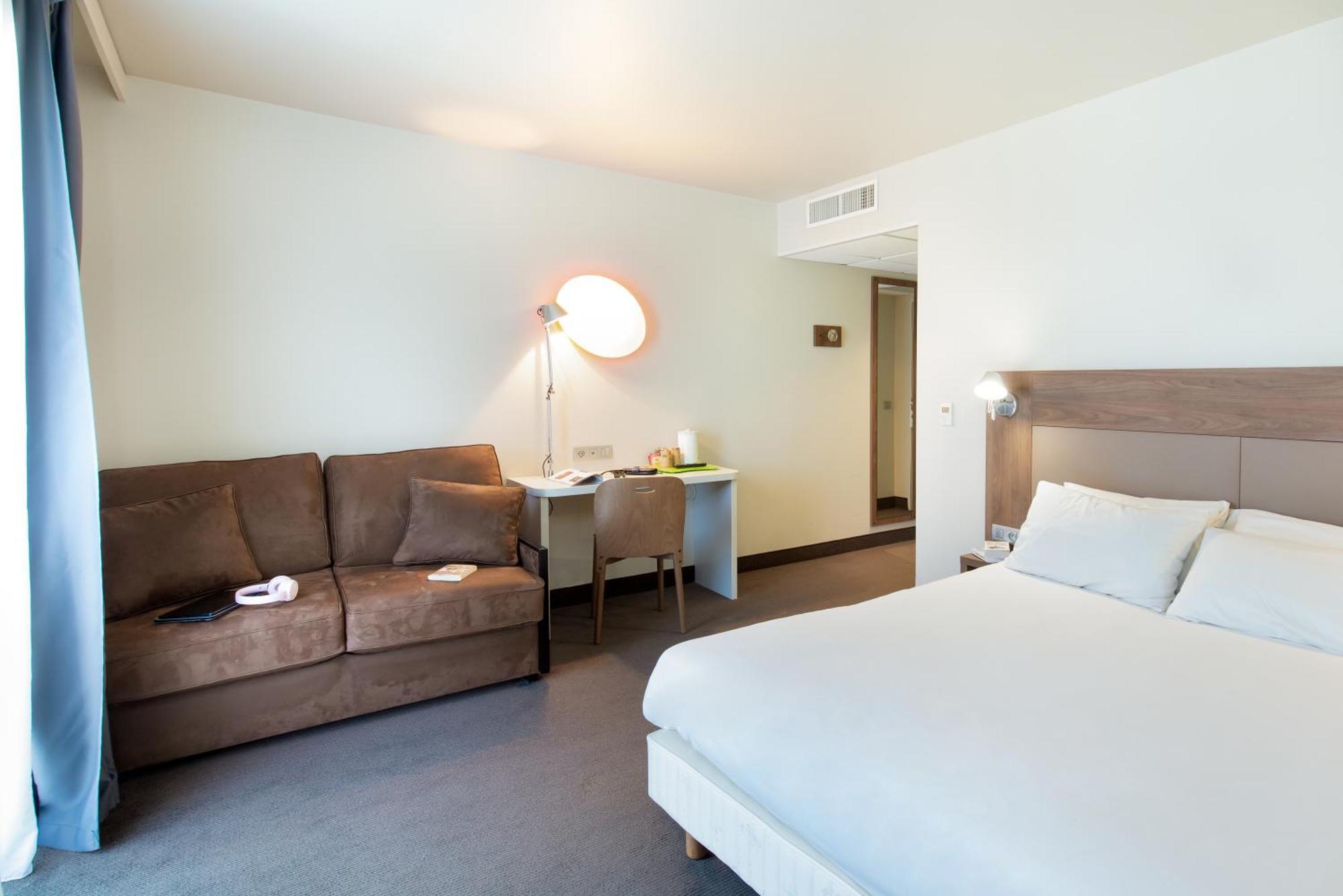 ก็องปานีล แคร์มง แฟรอง ซ็องทร์ Hotel แคลร์มงต์-แฟร์รองด์ ภายนอก รูปภาพ